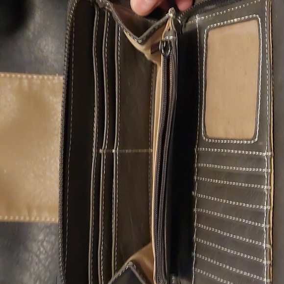 AMF Black and Tan Shoulder Bag with Wallet - Picture 4 of 4